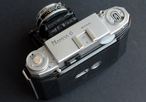 J. Noir - Classic Cameras: Mamiya Six